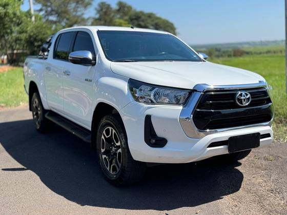 TOYOTA HILUX 2.8 D-4D TURBO DIESEL CD SRV 4X4 AUTOMÁTICO